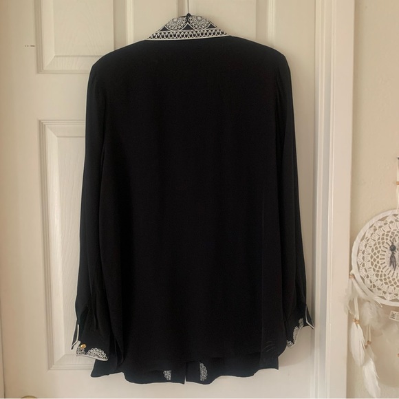 Bob Mackie LS Blouse - Picture 6 of 7